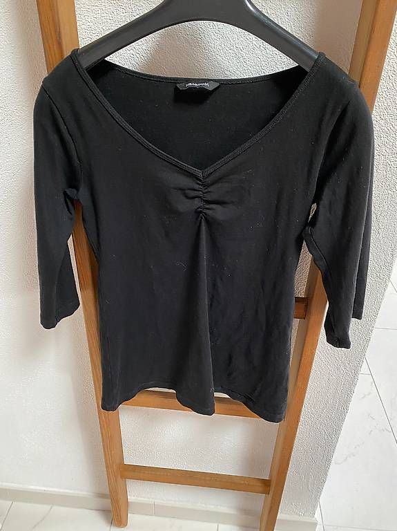 H&M Lotti di vestiti: Schwangerschafts Shirts in Grösse S – Usato da Wagen venduto da 20Ricola18 1