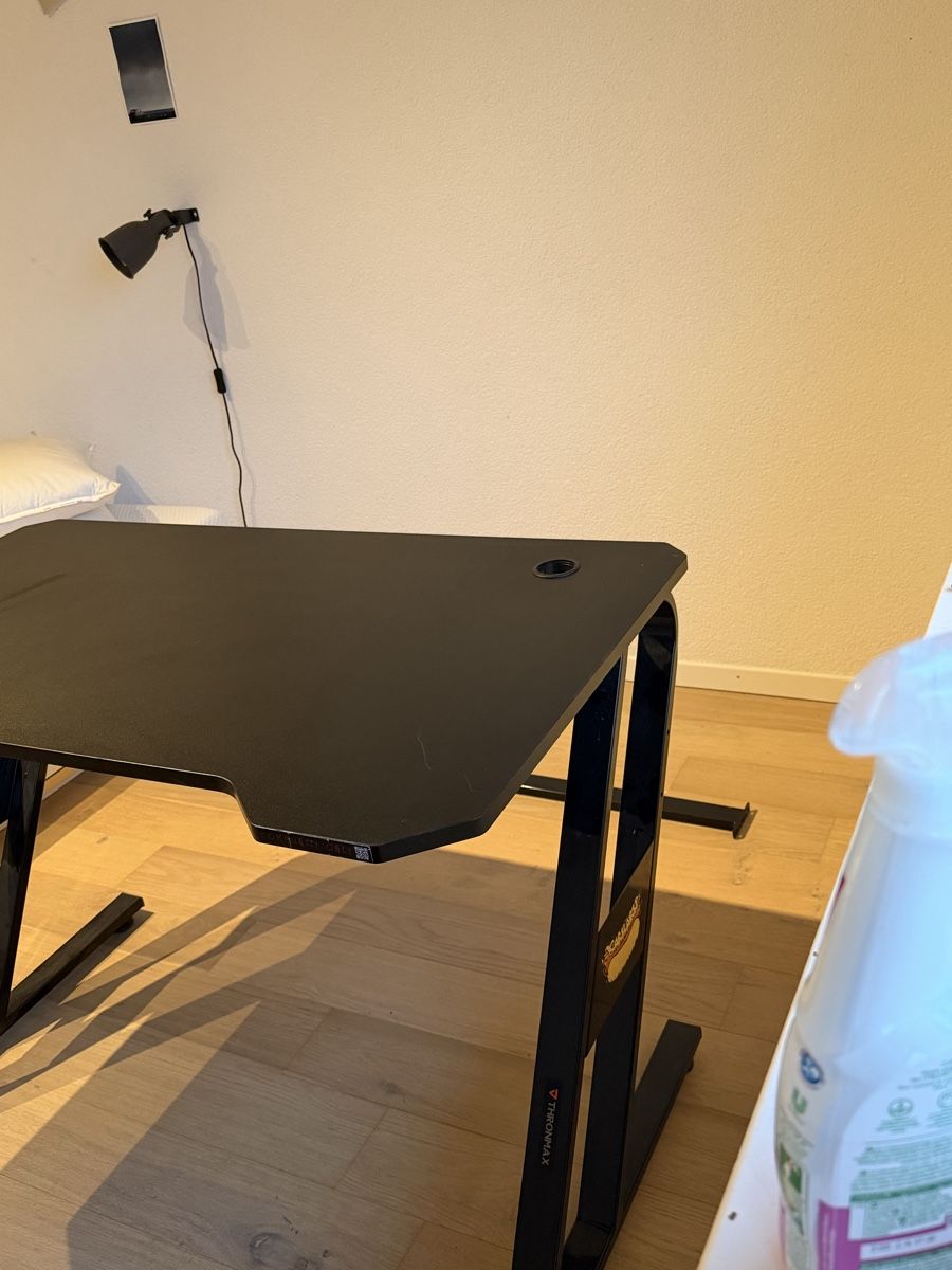 Bureaux: Scrivania – D'occasion à Zürich par ang_9swk 3