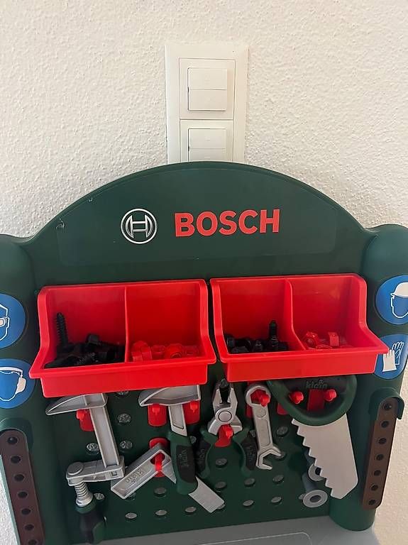 Giocattoli: Werkbank Bosch - Kinder – Usato da Volketswil venduto da Valiapos 1