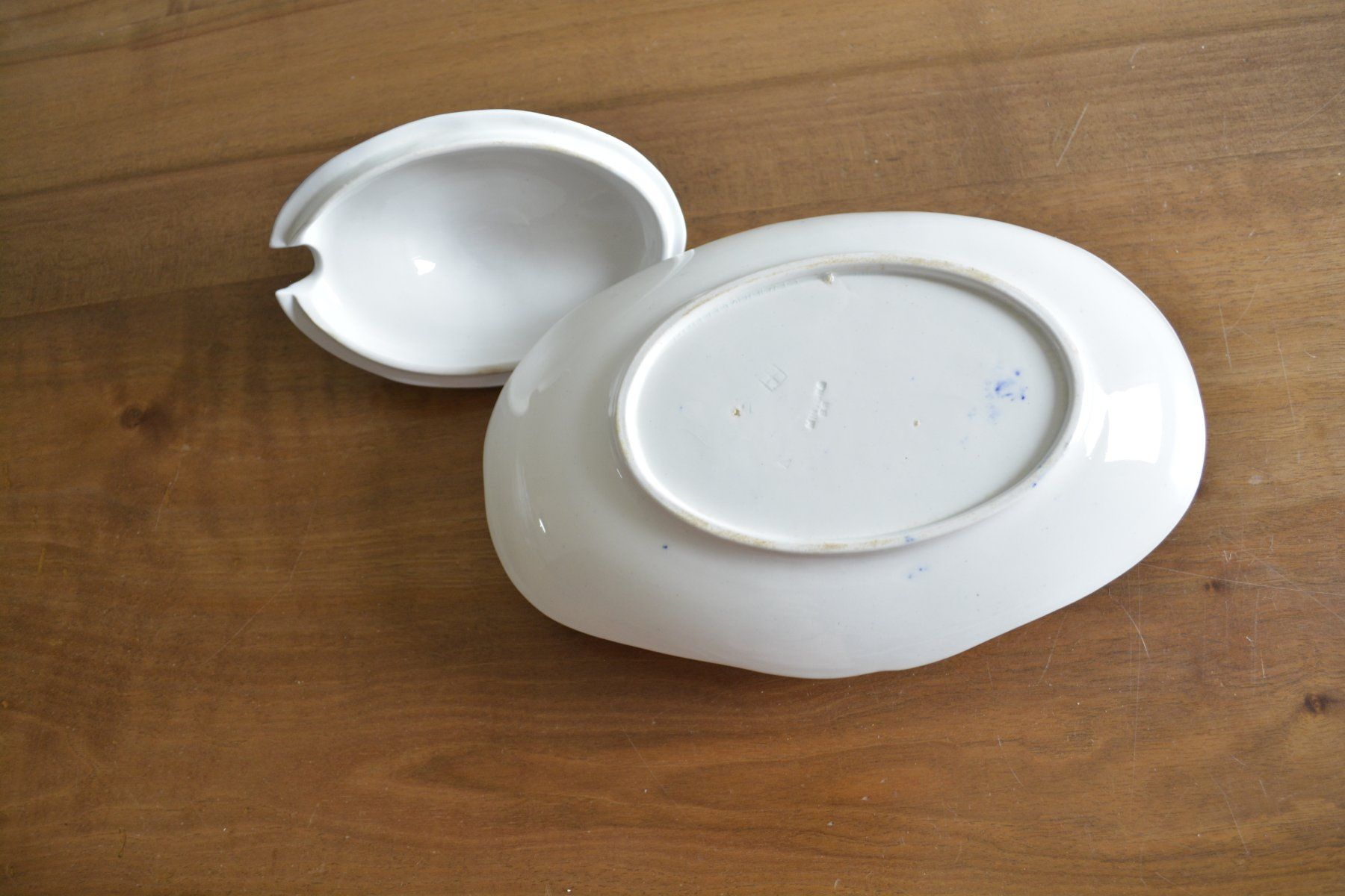 Schalen: Sauciere mit Deckel und Schale – Gebraucht aus Brunnen von Kloster_Ingenbohl 1