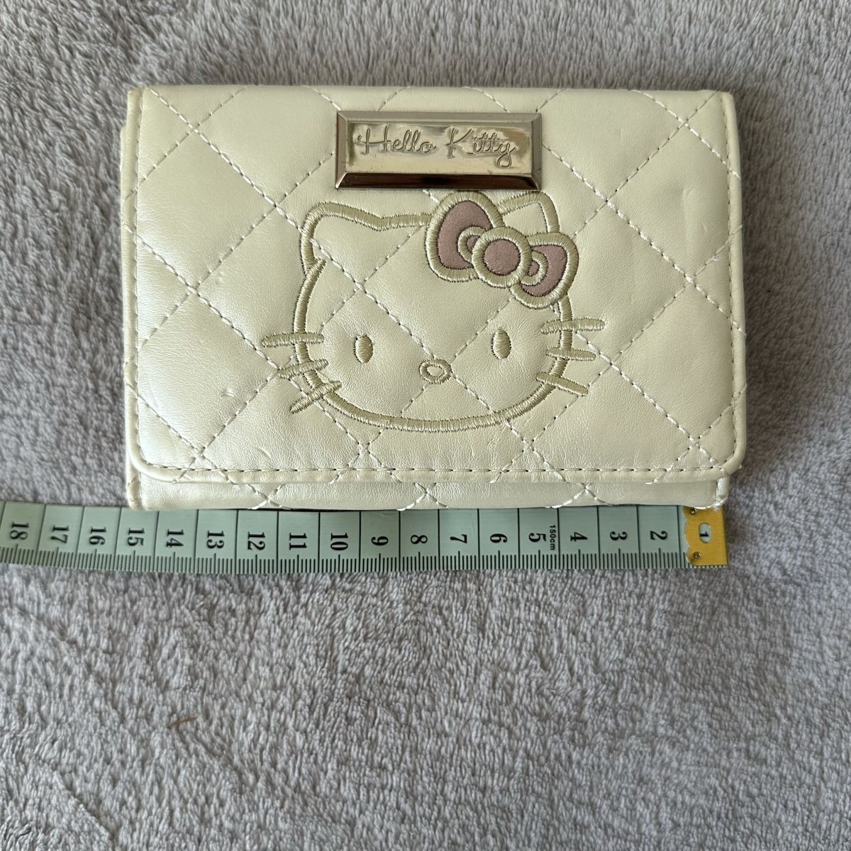 Hello Kitty Portemonnaie: Portefeuille Hello Kitty Vintage Sanrio – Gebraucht aus Givisiez von dor_xb9k 3