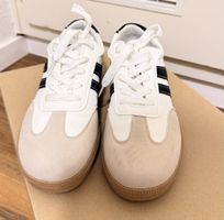 Coole Sneaker Gr. 39 - Weiss mit Streifen, Top Zustand!