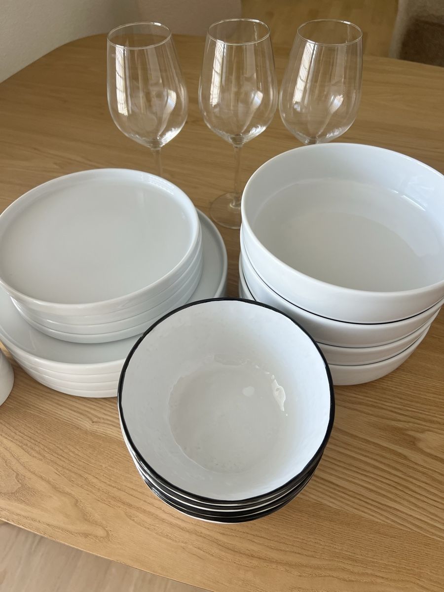Set di tavolo e panche: Dinning set – Nuovo (secondo la descrizione) da Châtelaine venduto da jul_7j98 2
