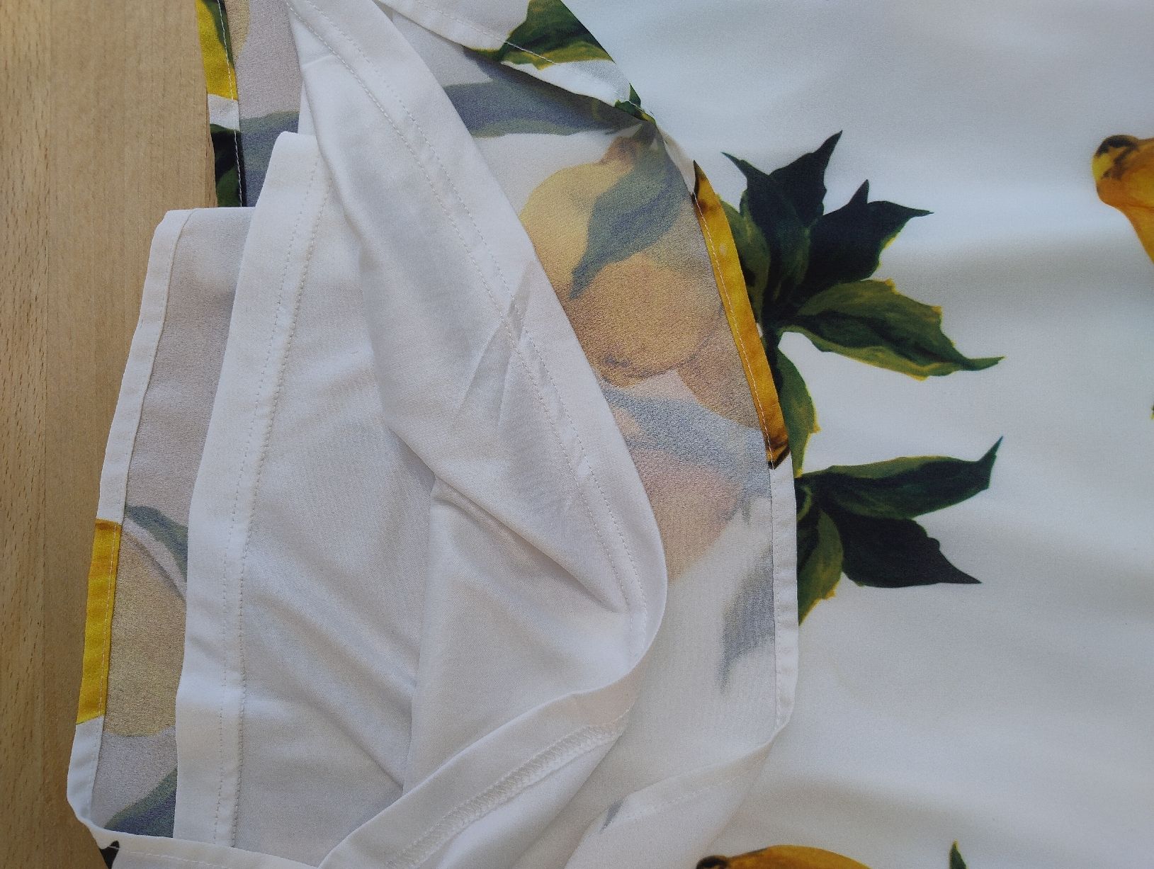 Only Tops: ONLY Träger-Top Zitronen-Muster,Grösse S – Gebraucht aus Kirchberg BE von lauraflu 3
