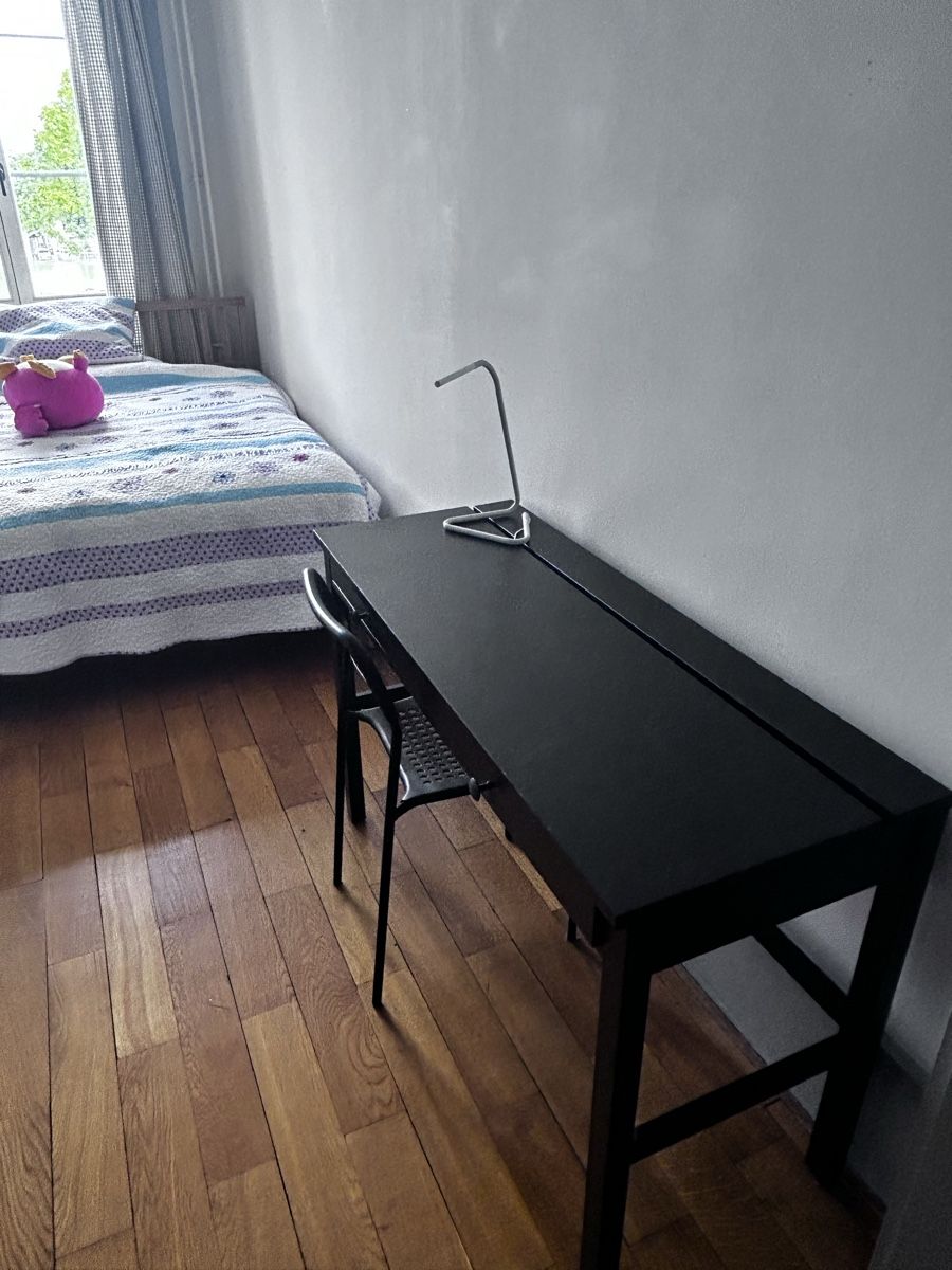 Scrivanie: Bureau noir avec lampe et chaise includes, bon ét – Usato da Rolle venduto da wwi_qn7w