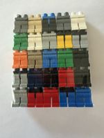 25 Stück Mix Beine Lego Figuren/ Ersatzteile.