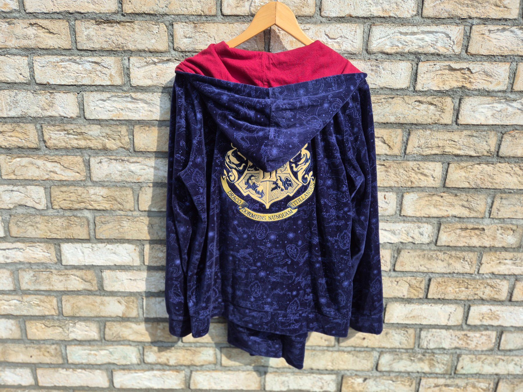 Lotti di vestiti: Harry Potter Jogginganzug "Hogwarts" Grösse XXL Oversize – Usato da Bassersdorf venduto da retrolab 1