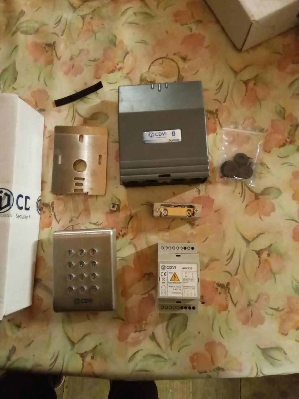 Sistema di controllo: Kit  CDVI Kcin BT V3 complet - neuf, jamais servi – Nuovo e nell'imballaggio originale da Gillarens venduto da PandaGore 1