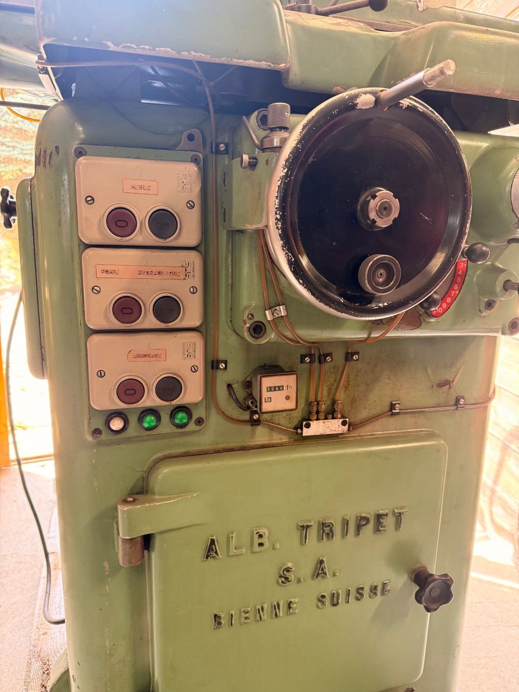 Tripet Tutte le macchine: Tripet MHP350 rectifieuse planeuse haute précision – Usato da Bollion venduto da Barclay4 4