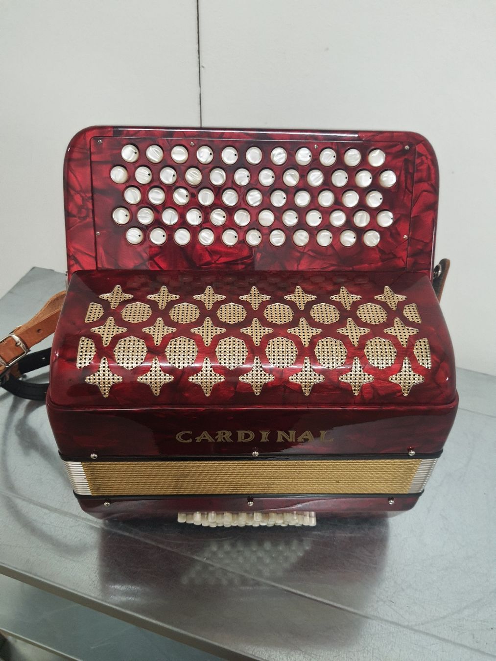 Cardinal Musikinstrumente: accordéon chromatique Cardinal  – Gebraucht aus Pont-de-la-Morge von Mirabelle0 6