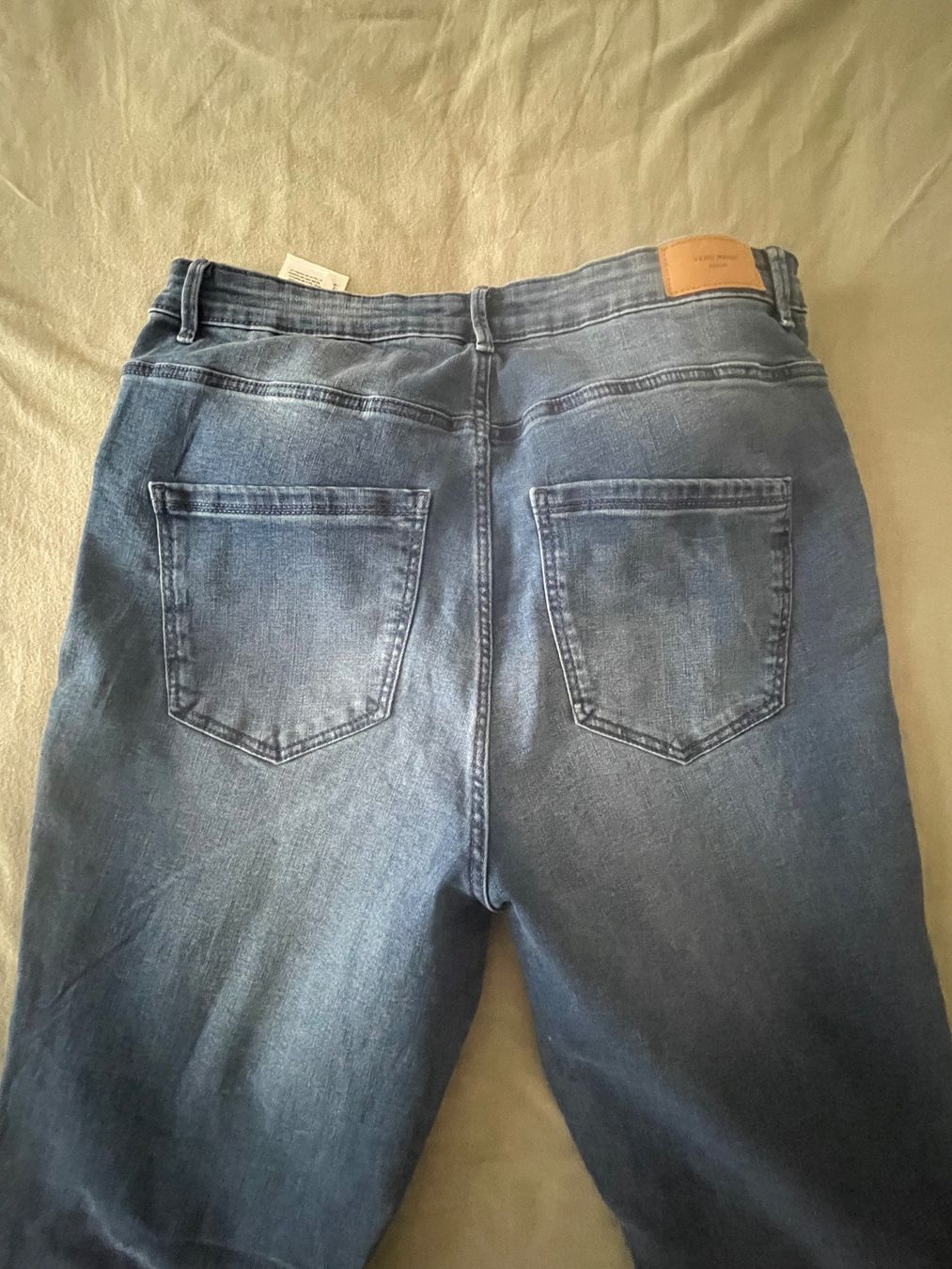 Vero Moda Jeans: Vero moda jeans high waist 46/32 – Usato da Dübendorf venduto da rocki07 2