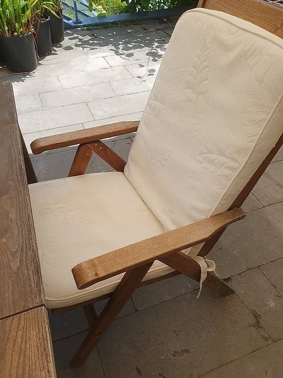 Set di tavolo e panche: Teak Tisch mit 4 Stühlen und Bank – Usato da Reinach AG venduto da RELAMIS 2