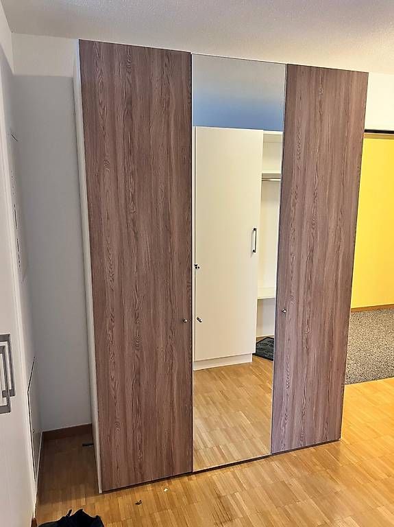 Schränke: JUTZLER Kleiderschrank – Gebraucht aus Selzach von Angel0110