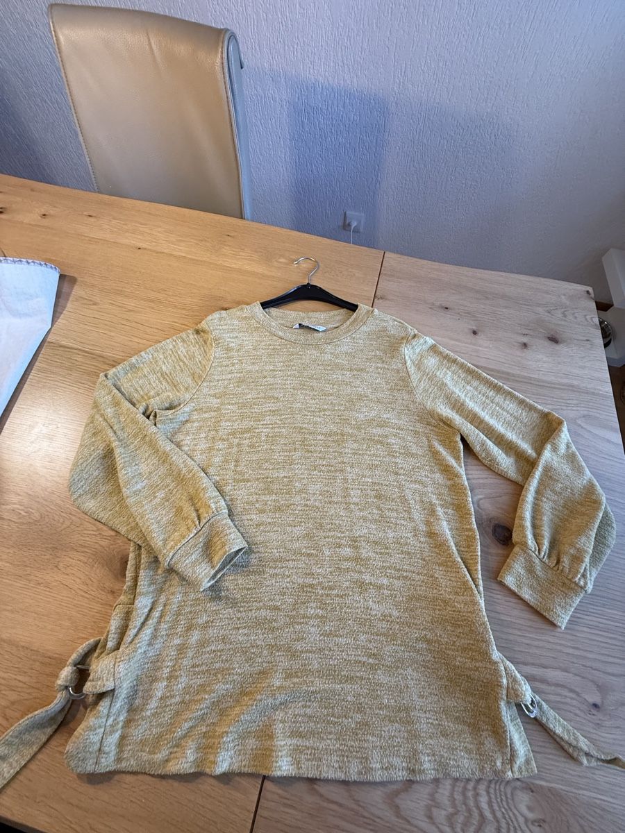 Lotti di vestiti: Pullover, Gr. L, 4 Stk – Usato da Thun venduto da Vesna27 3
