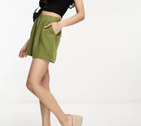 Short femme kaki taille élastique neuf