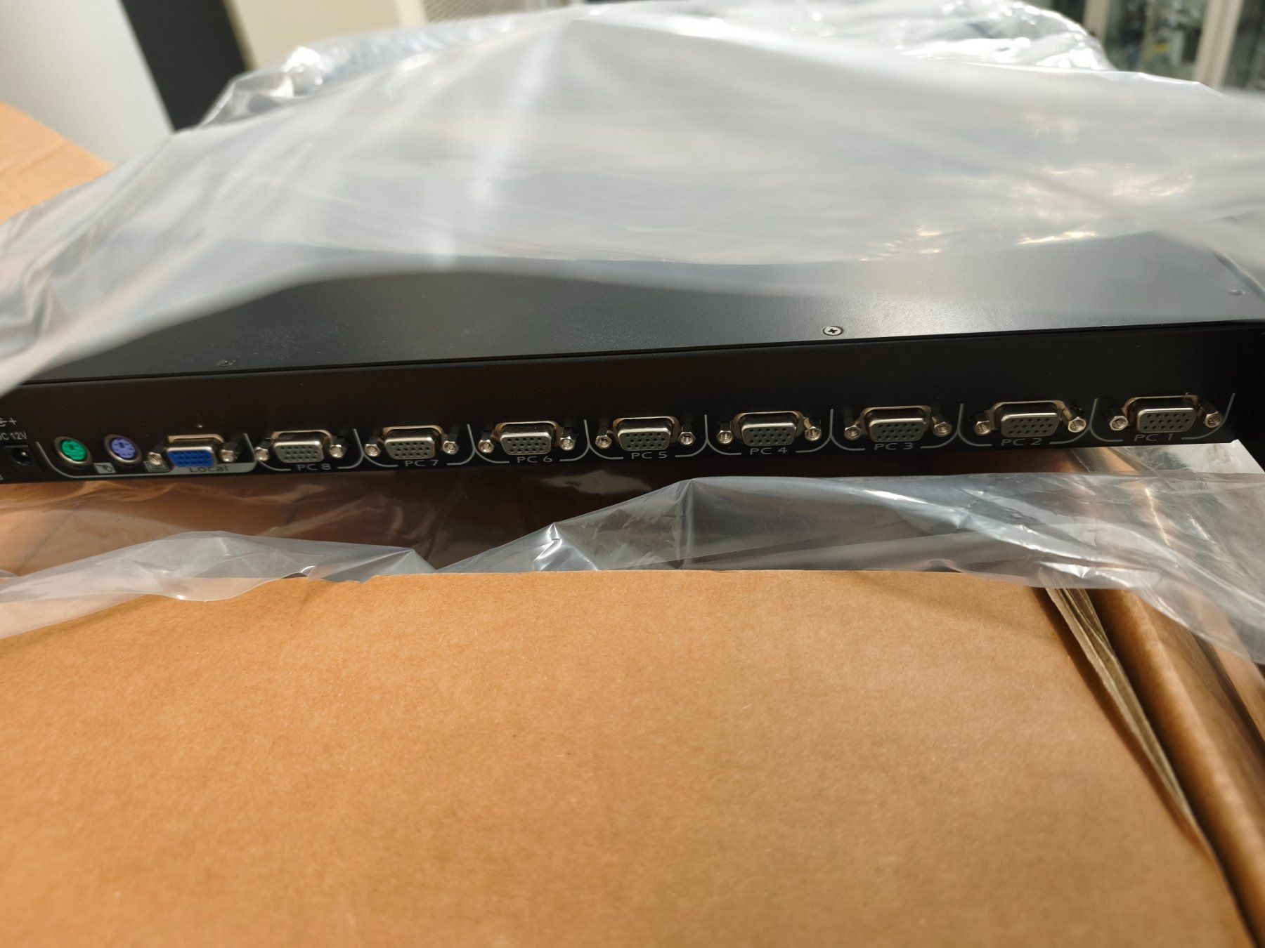 Konsolen: Articona KVM Switch Rack Konsole 17" / 19" Schubladenkonsole – Neu und originalverpackt aus Dornach von ame.hq 8