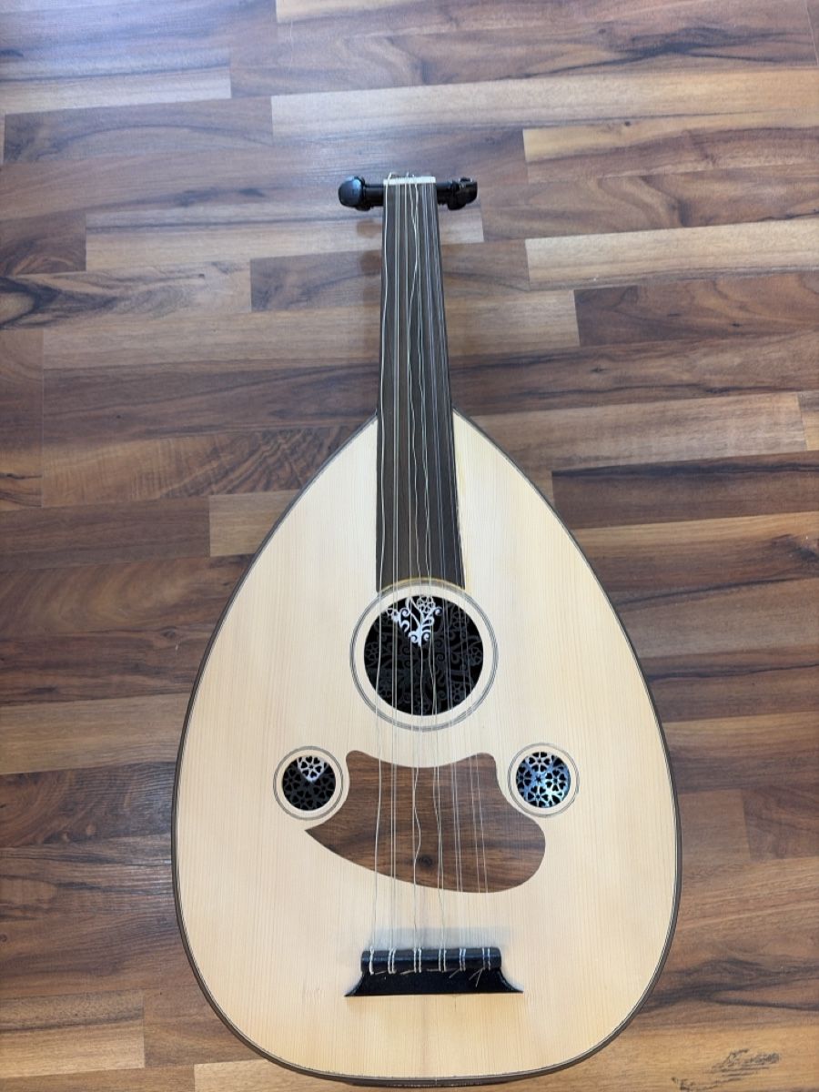 Strumenti musicali:  türkisches Oud  – Usato da Füllinsdorf venduto da Rollex