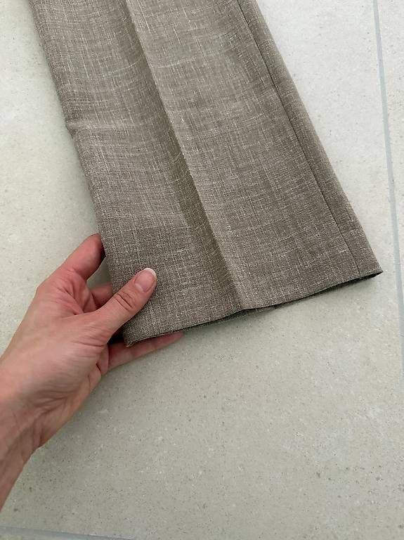 Pantaloni: Leinenhose Gr. M Bügelfrei – Usato da Merlischachen venduto da GlamGarb 2