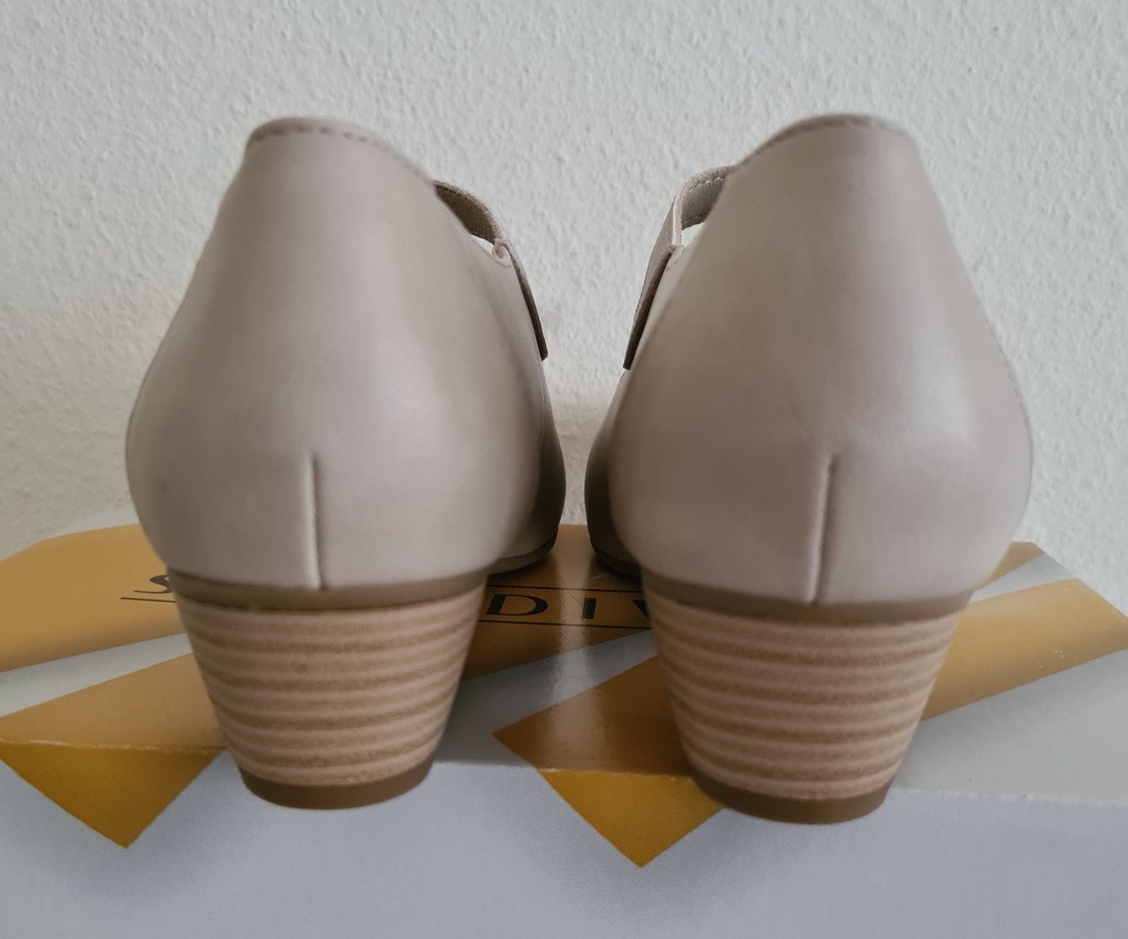 Damenschuhe: Pumps beige Grösse 38, neu – Neu und originalverpackt aus Winterthur von bibummi 9