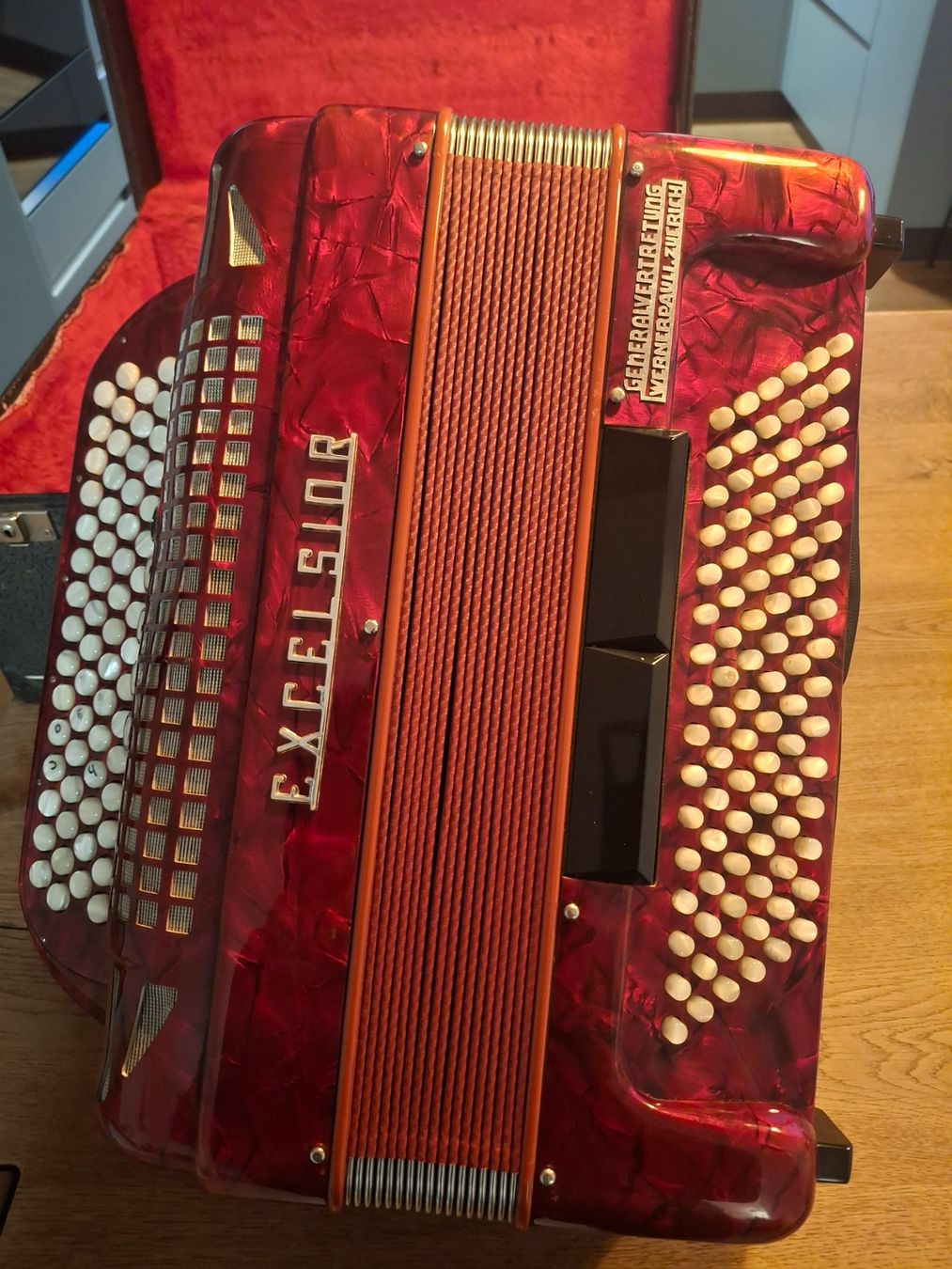 Excelsior Strumenti musicali: Exelsior Handorgel – Usato da Giswil venduto da Sfmmv