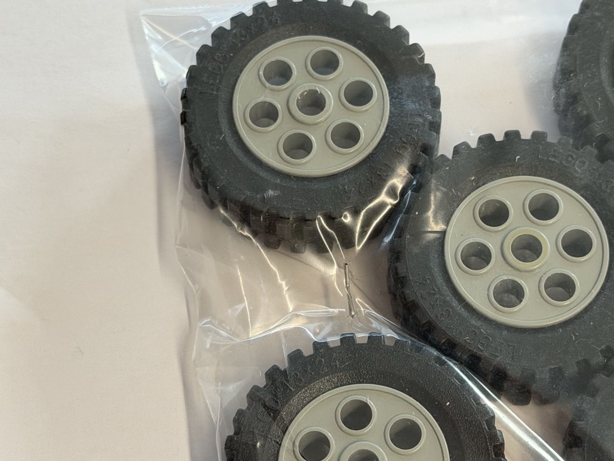Lego Spielzeuge: Lego Technik Räder, 9 Stück, gebraucht. – Gebraucht aus Rheinfelden von zim_2hqc 2