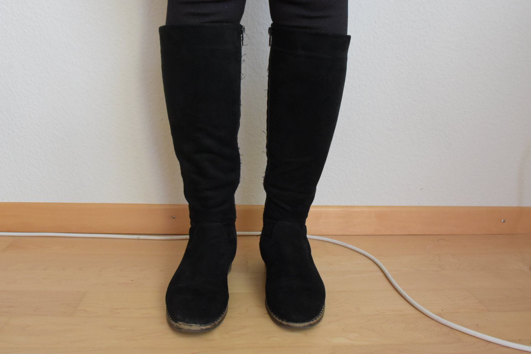 Scarpe da donna: Wildleder-Stiefel, Grösse 36, schwarz – Usato da Kilchberg ZH venduto da bluessolo 2