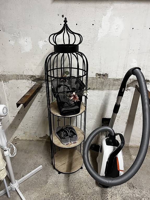 Regale: Gestell – Gebraucht aus Winterthur von razor14