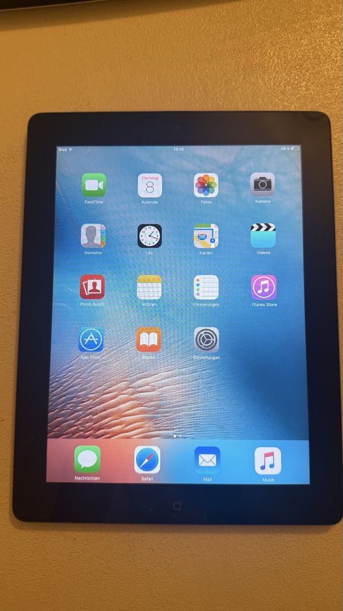 Apple Tablet PC: Apple iPad2 16GB silbern – Usato da Zürich venduto da Gabiii