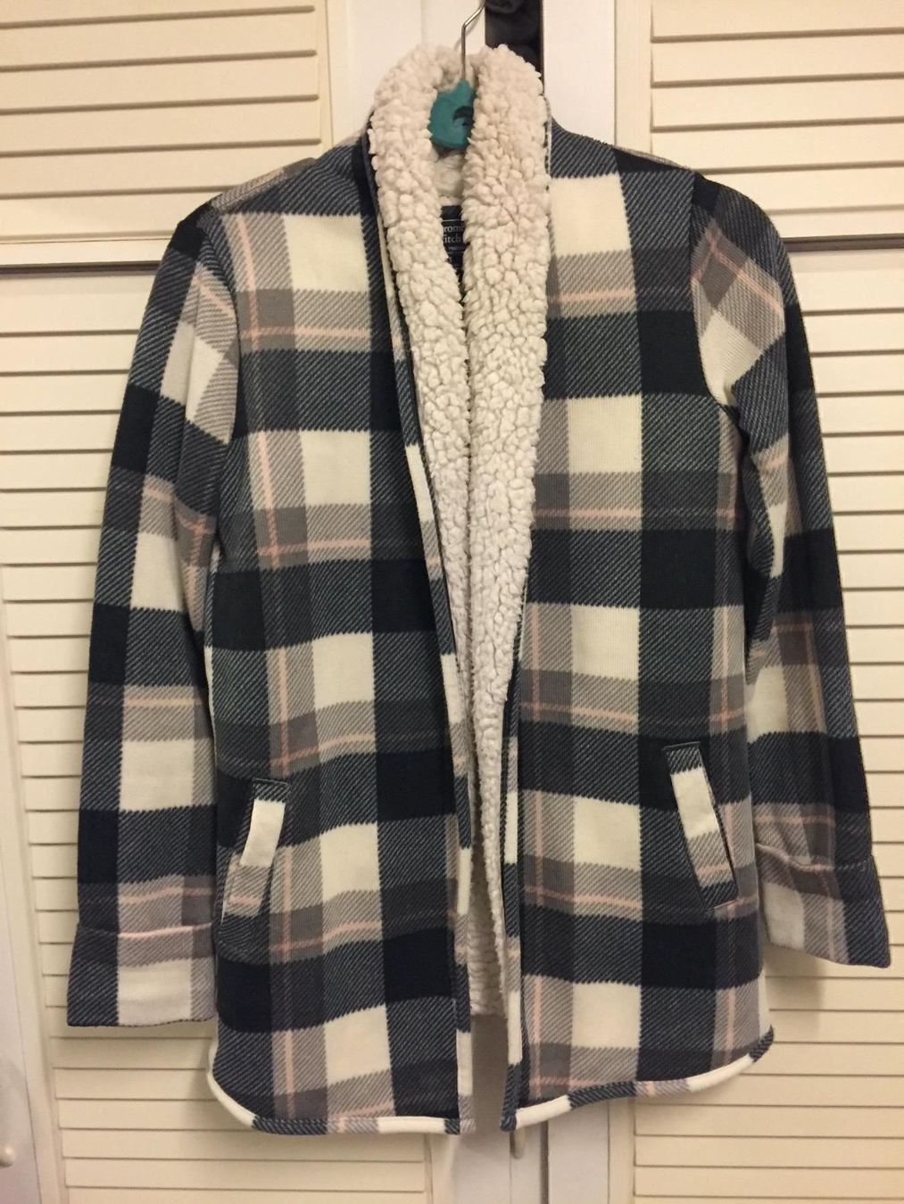 Abercrombie Giacche: Abercrombie&Fitch Jacke mit Teddyfutter – Usato da Basel venduto da Robyn20