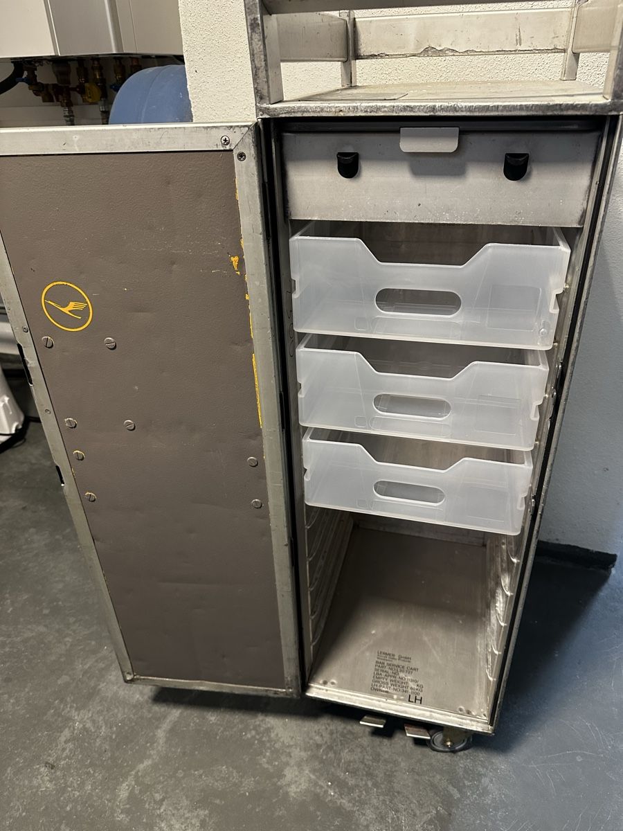 Altro in Aeronautica: Lufthansa Flugzeugtrolley Airline Trolley – Usato da Rheineck venduto da Evi170 2