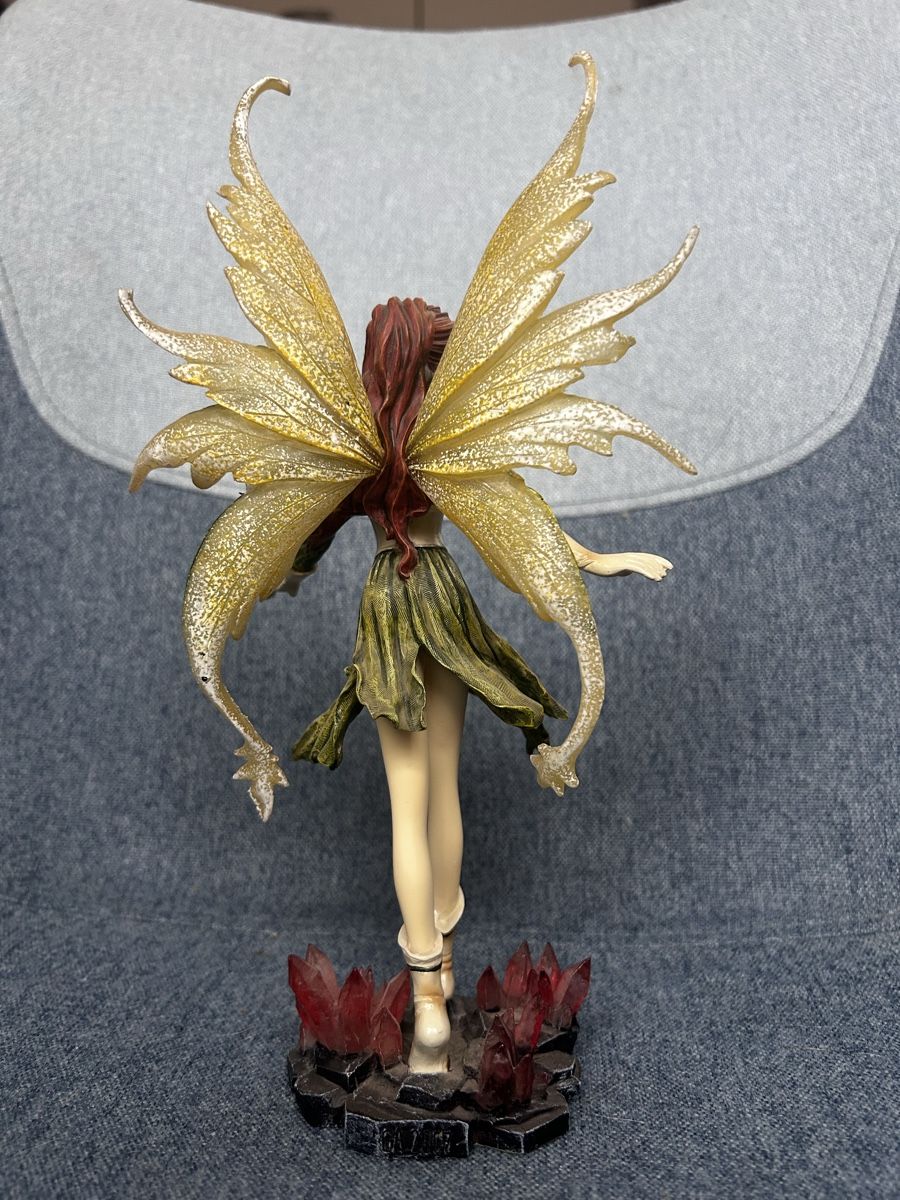 Statuette: Figurine fée ailes dorées robe verte – Usato da Cugy FR venduto da luc_7q2j 2