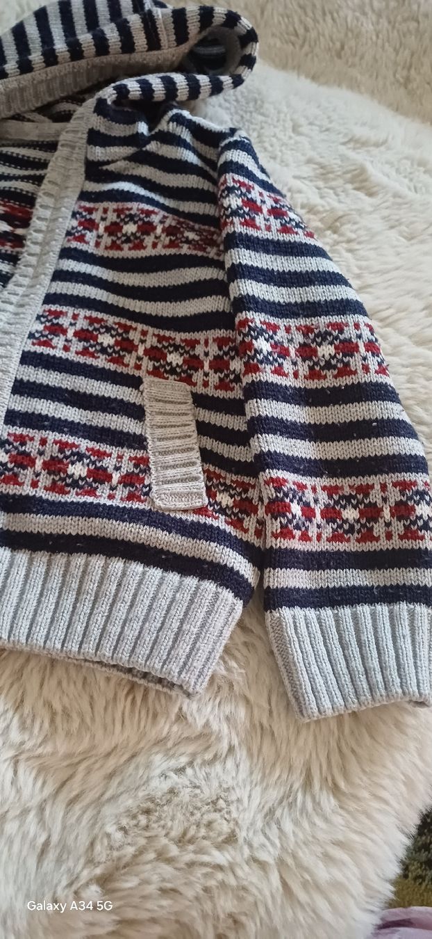 Only Jacken & Mäntel: Strickjacke mit Kapuze, Grösse 86, – Gebraucht aus Riniken von Lessy- 2