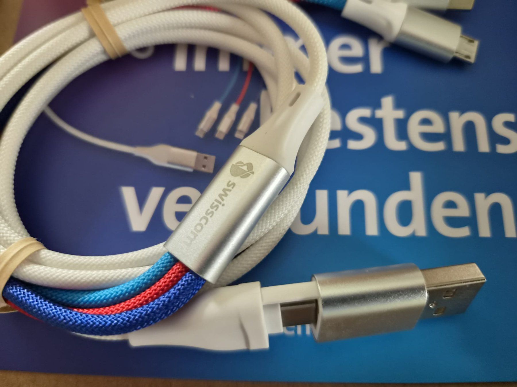 Swisscom Kabel: Multi Ladekabel Swisscom USB-C Lightning Micro (NEU) – Neu (gemäss Beschreibung) aus Amriswil von Alfaromeo007 6