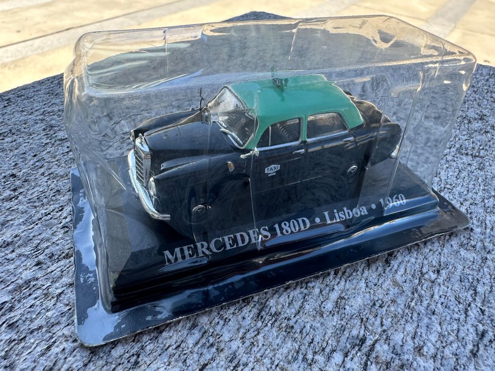 Maquette Voiture Mercedes 180D Taxi De Tel Aviv 1962 - Échelle 1/43 - IXO - Neuf