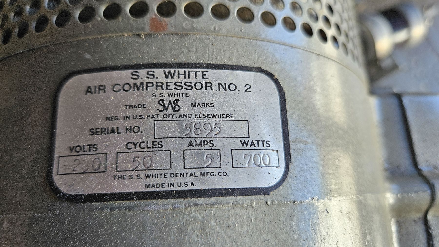 Compressori: Vintage Kompressor S.S.White No.2 Zahnarztkompressor Airbrus – Usato da Stettlen venduto da commo-ma 4