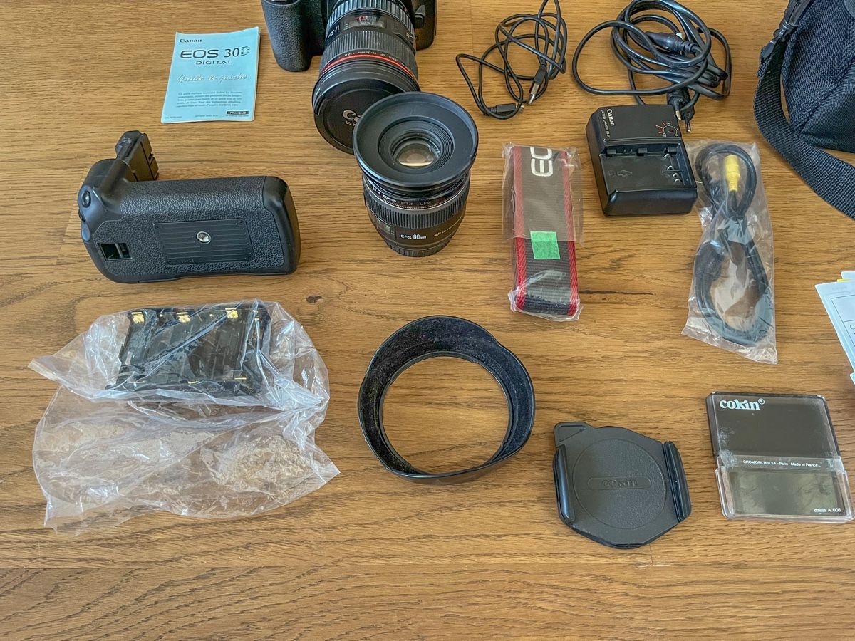 Canon Appareil photo: Canon 30D avec accessoires  – D'occasion à Font par TrainspottersuisseHo 2