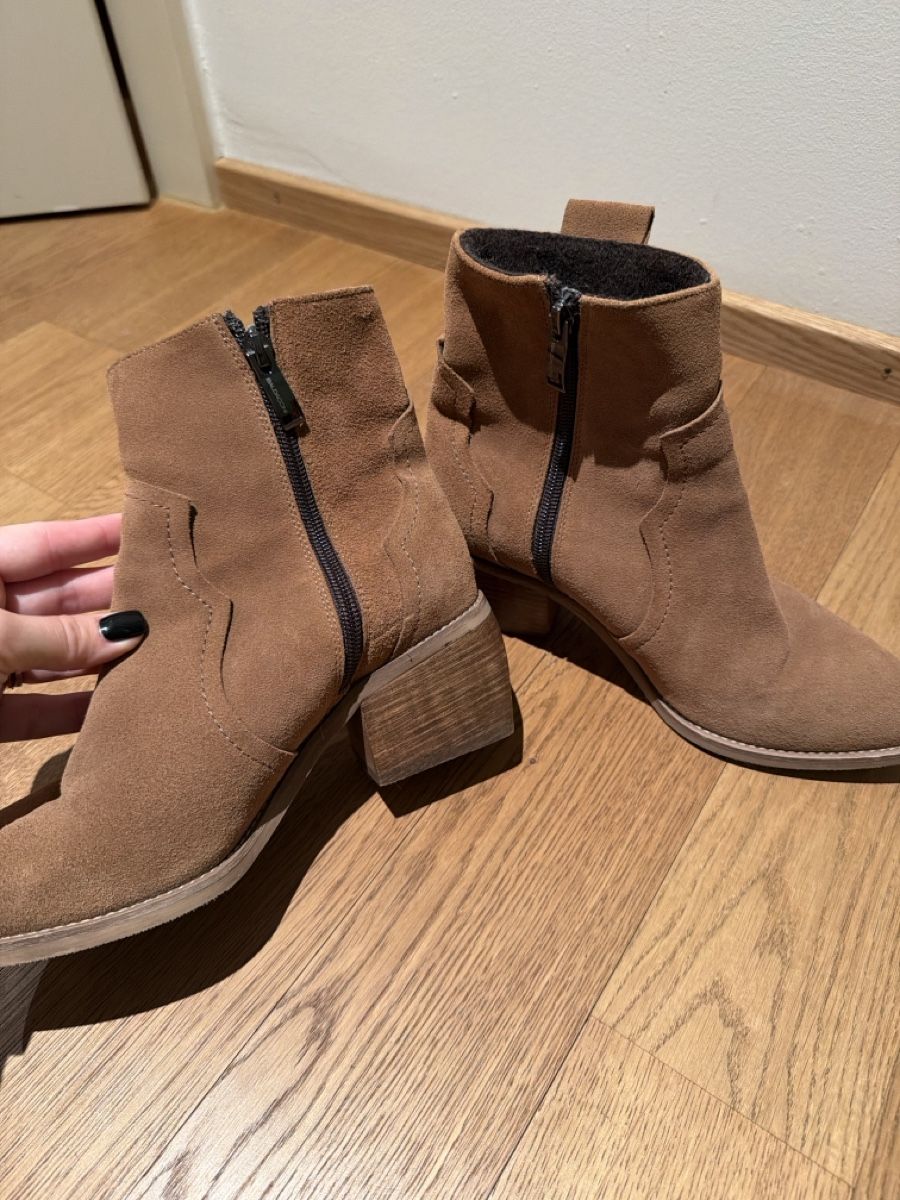 Chaussures femmes: Suede boots new – Neuf (Voir description) à Hausen AG par nik_9sg2 1