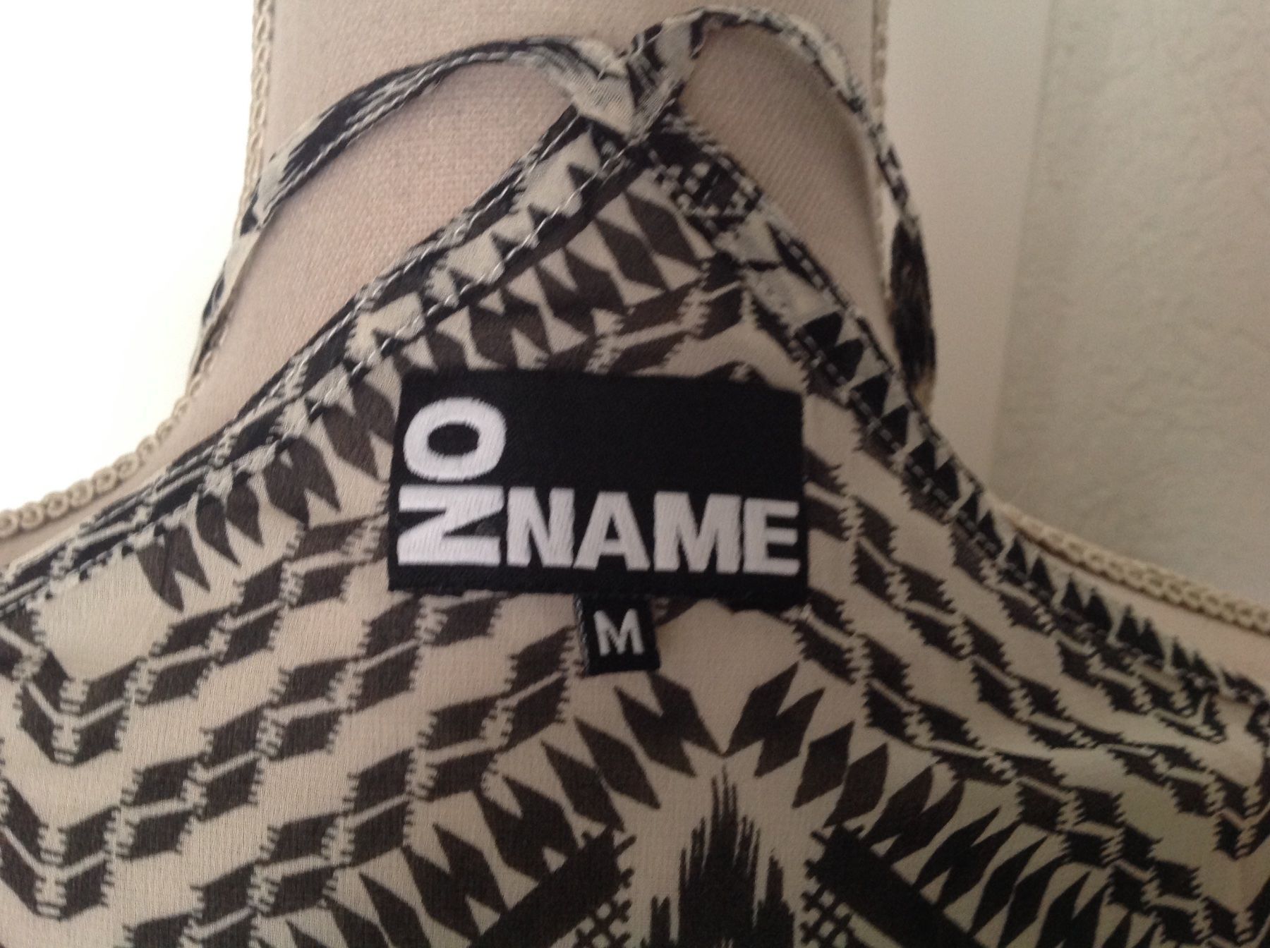 Top: Black Out - No Name - Top - M – Usato da Sion venduto da accroshoes 3