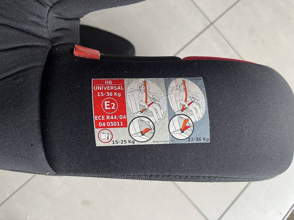 Seggiolini per auto: Sitzerhöhung Auto Kindersitz – Usato da Kastanienbaum venduto da pet_57dn 1