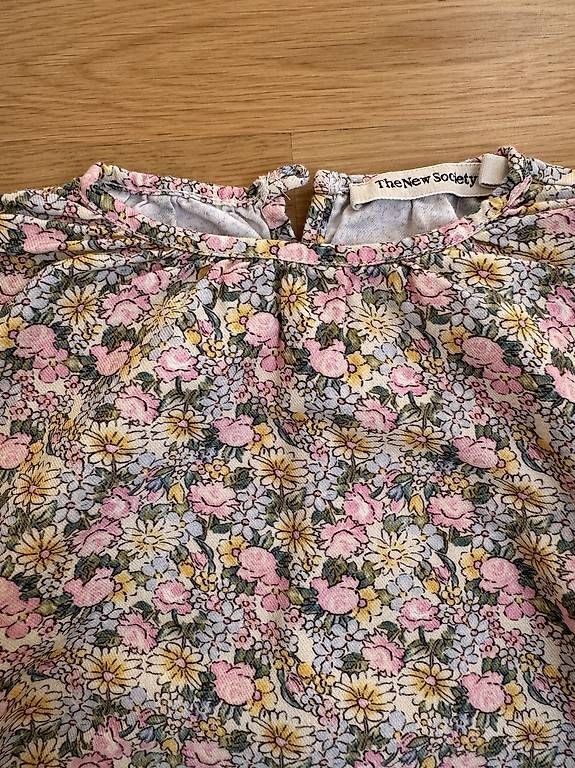 Camicette: The new Society Body / Bluse – Usato da Zürich venduto da LovieDovie