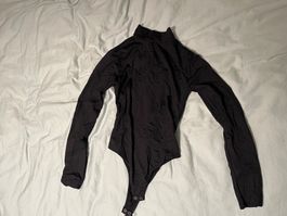 Rückenfreier Body (langarm), schwarz