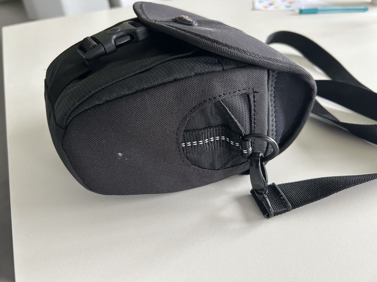 Lowepro Borse: Kamera Tasche von Lowepro – Usato da Neuendorf venduto da Juhlin01 2
