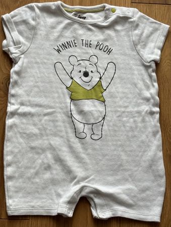 Sommerlicher Winnie Pooh Baby Body, Grösse 92