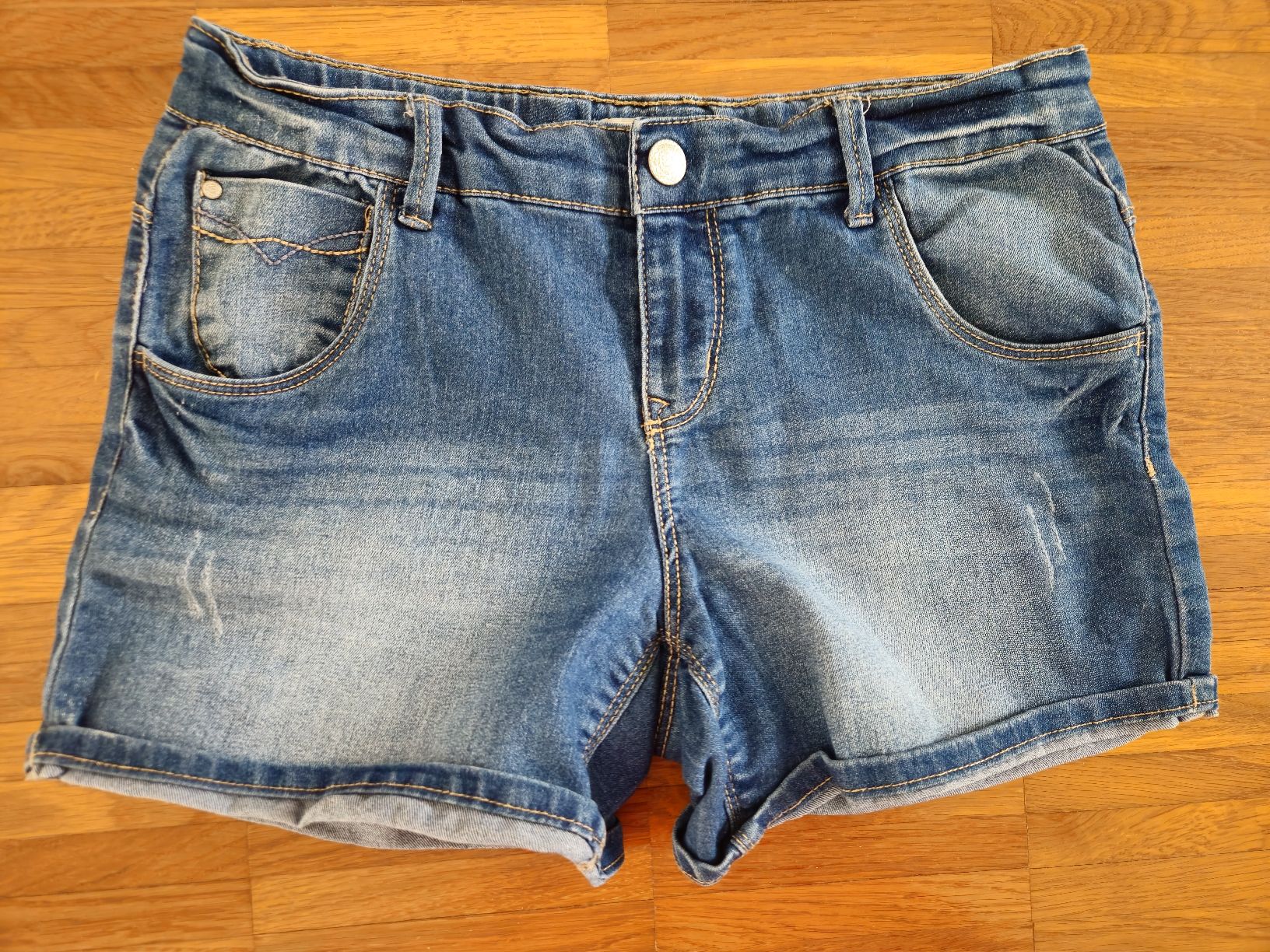 Pantaloni: Jeansshorts für Mädchen Gr. 158 – Usato da Zürich venduto da Modnok