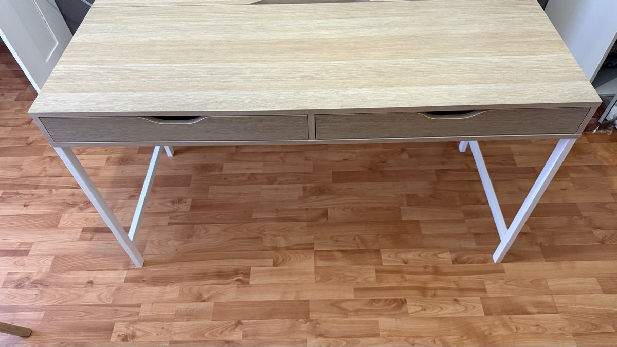 Ikea Schreibtische: Bureau  – Gebraucht aus Collombey von sal_qr8b 1