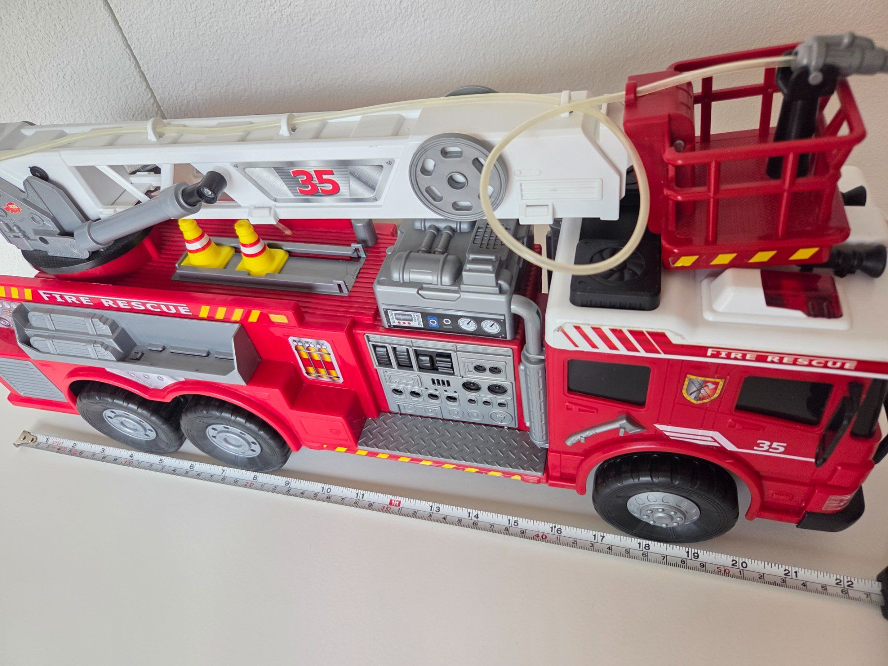 Jouets: Feuerwehrauto – D'occasion à Zürich par Lela-Mirela 1