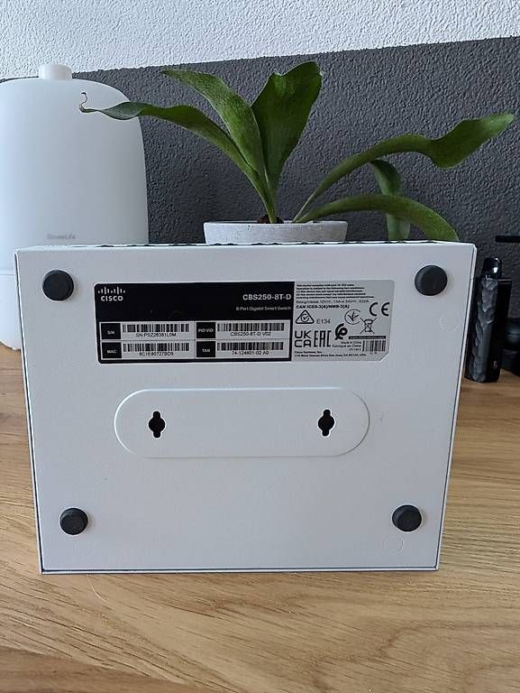 Cisco Hub & Switch: Netzwerk Switch Cisco CBS250-8T-D – Usato da Egliswil venduto da LANgsam_86 2