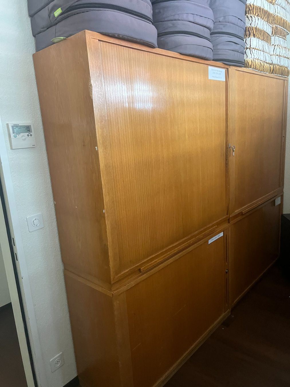 Armadi: Wunderbarer alter Aktenschrank, abschliessbar – Usato da Zürich venduto da susanna09 1
