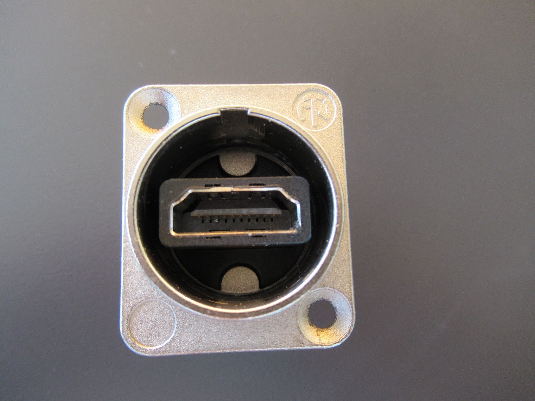 Neutrik Adapter: Durchführungsadapter HDMI Buchse, Neutrik – Neu und originalverpackt aus Obergösgen von cairn