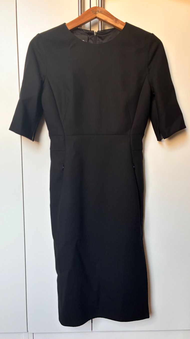 Akris Vestiti: Akris Kleid schwarz Grösse 36 – Usato da Baden venduto da usewhatyouhave